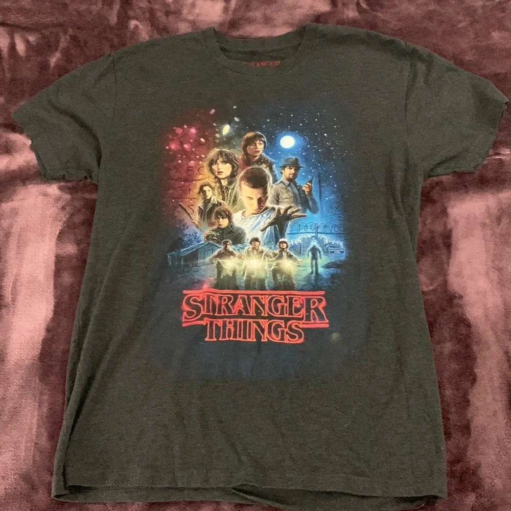 Stranger Things T-shirt - Picture 2 of 4